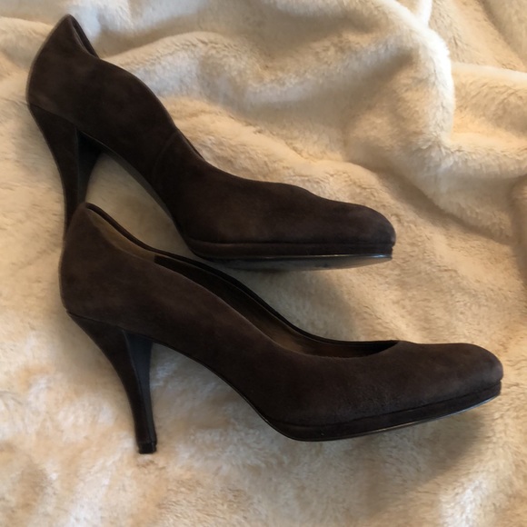 👠 TAHARI, BROWN SUEDE COLETTE PUMPS, SIZE 9 1/2 - Picture 5 of 10